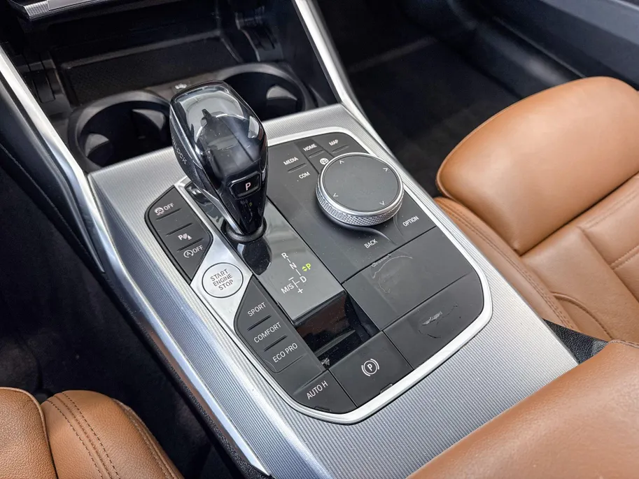BMW 3 Serie Sedan 318i High Executive