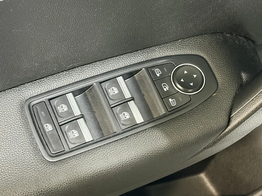 Renault Captur 145PK E-Tech Full Hybrid Techno Automaat | 1e eigenaar | Navi | Camera | Parkeersensoren | Climate Control | Apple CarPlay/Android Auto | Cruise Control | Lichtmetalen Velgen | Licht & Regen Sensor |