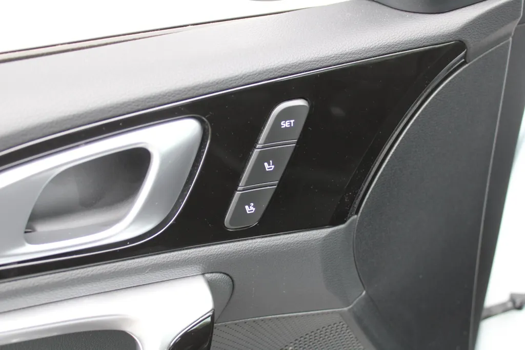 Kia XCeed 1.5 T-GDi DCT7 GT-PlusLine | Automaat | JBL Audio | Pano | 18 inch | Navi | Elek. stoelverstelling |