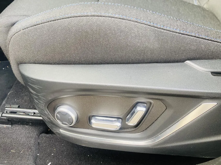 Lynk & Co 01 1.5 PHEV 261PK 1800KG Trekgewicht- Panorama Dak