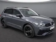 Volkswagen Tiguan 1.4TSIeHybrid 180kW/245PK R-Line Business+ · Navigatie · Apple/Android Car Play · Camera + Parkeersensoren