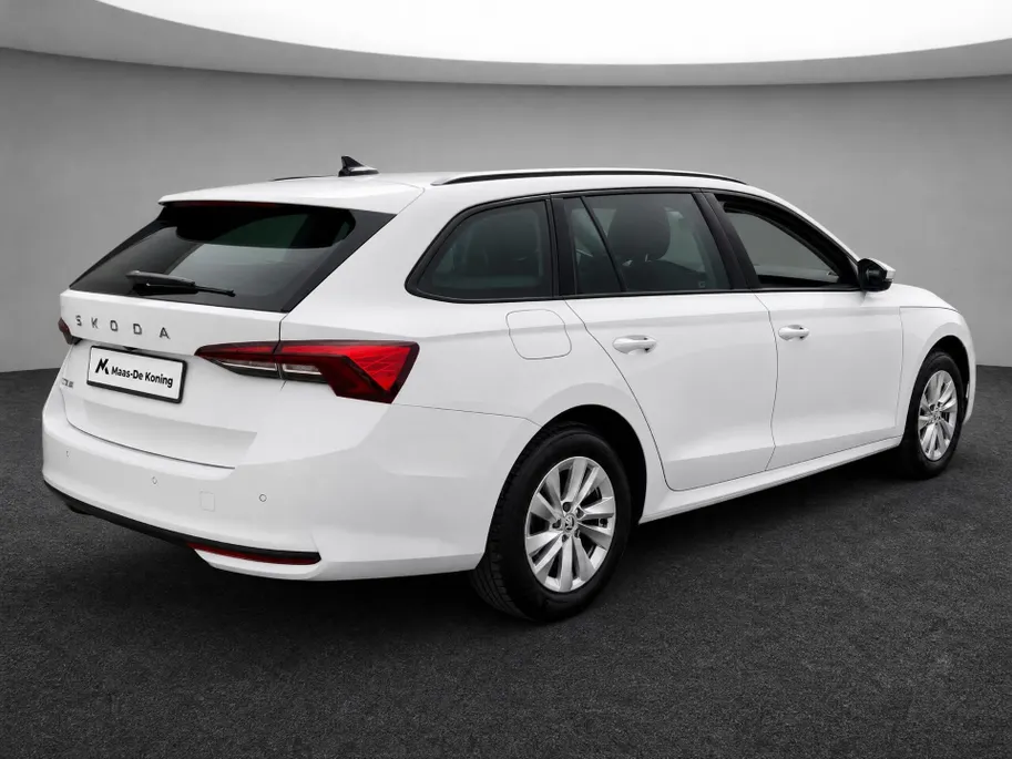 Škoda Octavia Combi 1.5TSI/115PK FL Selection · Apple/Android Car Play · Parkeersensoren · Stoelverwarming · Garantie t/m 04-12-2028 of 120000km.