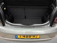 Volkswagen up! 1.0 65pk · Camera · P-Sensoren · Climatronic · Cruise Control · Telefoon Dock · 14'' Inch ·