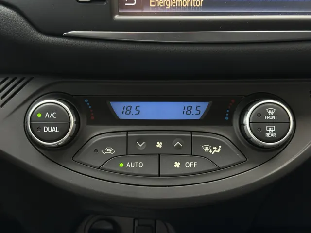 Toyota Yaris 1.5 Hybrid Dynamic | All Seasons | Stoelverwarming