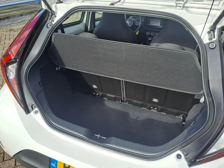 Toyota Aygo X 1.0 VVT-i MT Play | Apple Carplay/Android Auto | Cruise control adaptief | Airco | DAB | Camera