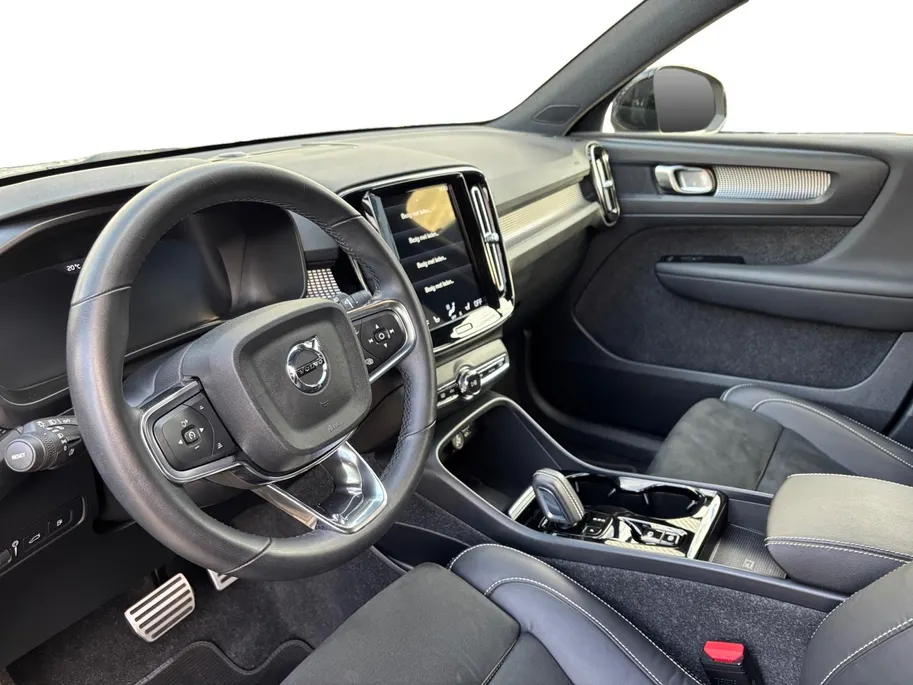 Volvo XC40 1.5 T4 Recharge Inscription | Adapt. Cruise Control | Achteruitrijcamera | Elekt. Achterklep | Apple Carplay/Android Auto |