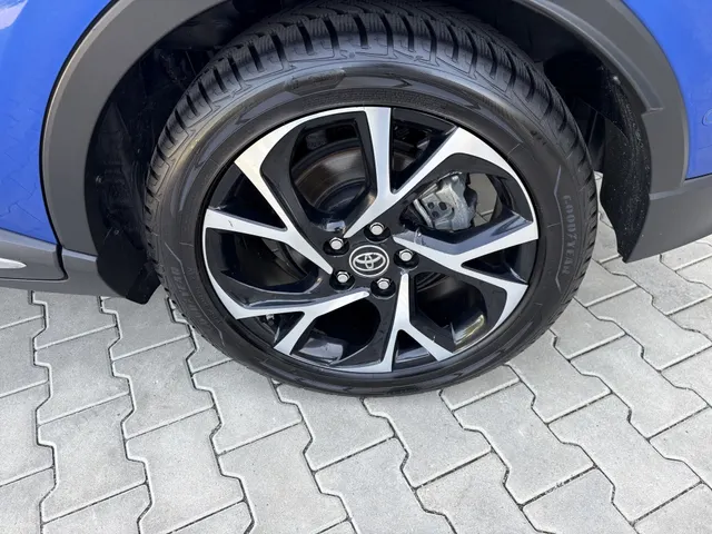 Toyota C-HR 1.8 Hybrid Style Bi-Tone | Parkeersensoren | JBL | Trekhaak