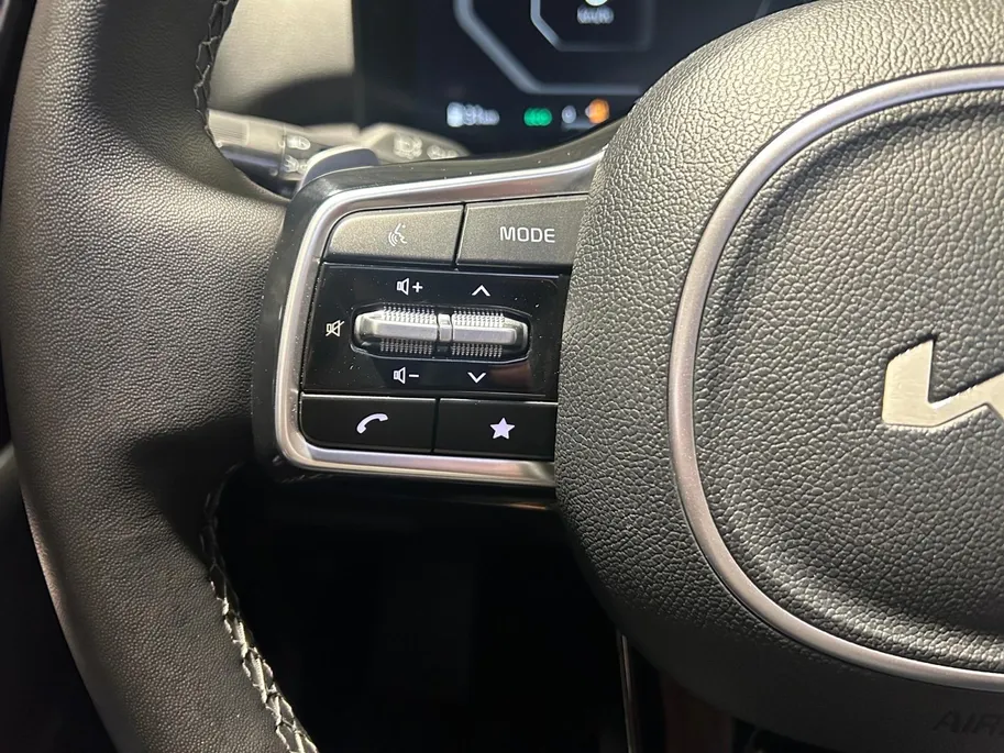 Kia Sorento 1.6 T-GDi Plug-in Hybrid 4WD ExecutiveLine 7p Apple Carplay / Android Auto | Navigatiesysteem | Elektrisch Verstelbare Voorstoelen | Bestuurdersstoel Met Geheugen | Stoelkoeling + Stoelverwarming | Stuurverwarming | Elektrisch Bedienbare Achterklep | Elek