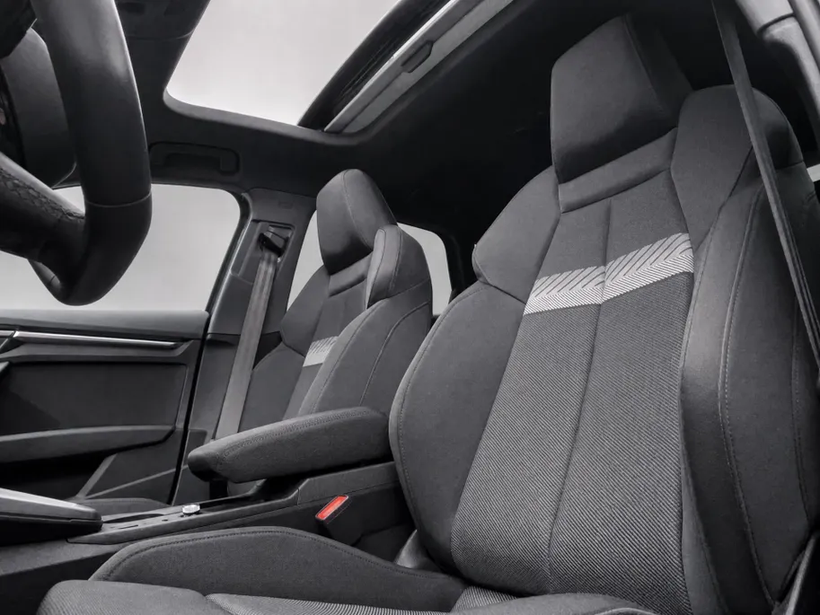 Audi A3 Sportback 40 TFSIe 204pk Advanced Edition · Panoramadak · Camera · Head-Up · Keyless · Sonos Audio · Stoelverwarming · 18'' Inch · Garantie t/m 06-10-2030 of 100.000km