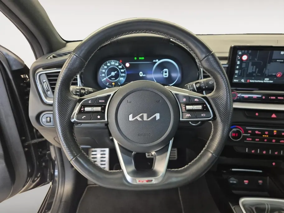 Kia ProCeed 1.0 T-GDi GT-Line 120 PK | Cruise Control | Climate & cruise control | Panoramadak | Stoel & stuurverwarming | Elektrische Kofferbak | Navigatie | Apple Carplay/Android Auto | Fabrieksgarantie | NAP