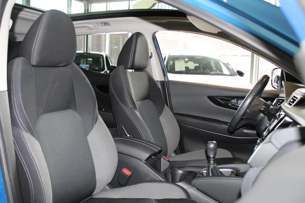 Nissan QASHQAI 1.3 DIG-T Design Edition | Trekhaak | Navigatie | 360grd camera | Zeer nette auto | pdc voor en achter | Climate controle | Cruise controle | Dealer onderhouden | I-key |