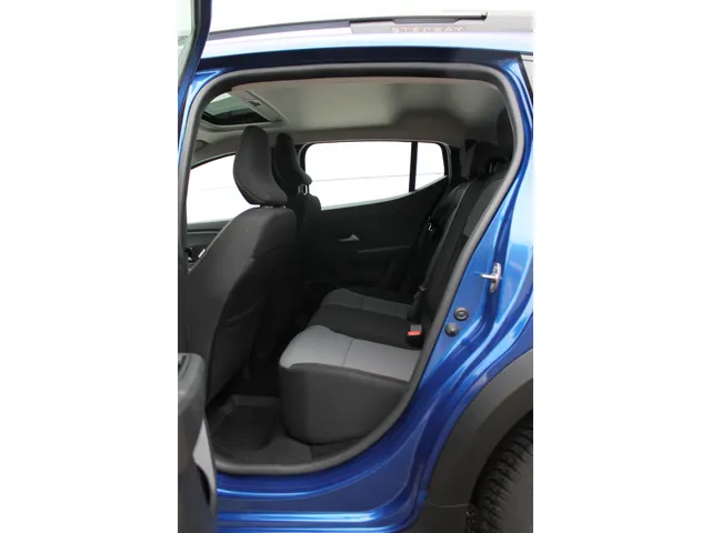 Dacia Sandero Stepway 1.0 TCe 100 PK ECO-G Extreme | Glazen schuifkanteldak | 4 seizoensbanden | Stoelverwarming voor | Pack assist | nog 2 jaar * fabrieksgarantie |