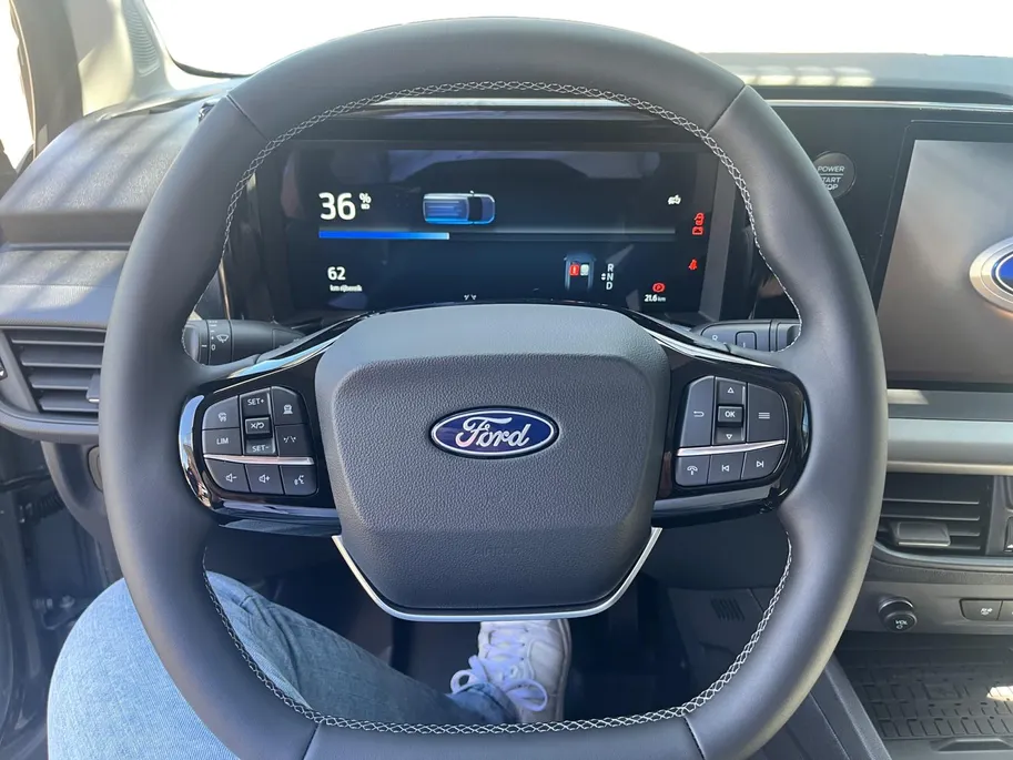 Ford E-Transit Courier Limited 46 kWh Let op! te bestellen voertuig! | Nu met 0,99% rente actie op financial lease | Driver Assist Pack | Camera | Navigatie | Trekhaak