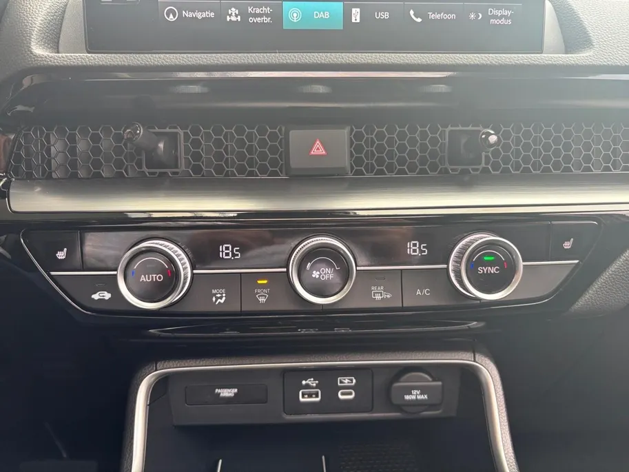 Honda CR-V 2.0 e:HEV Elegance | Panorama dak | Stoel en stuur verwarming | Trekhaak