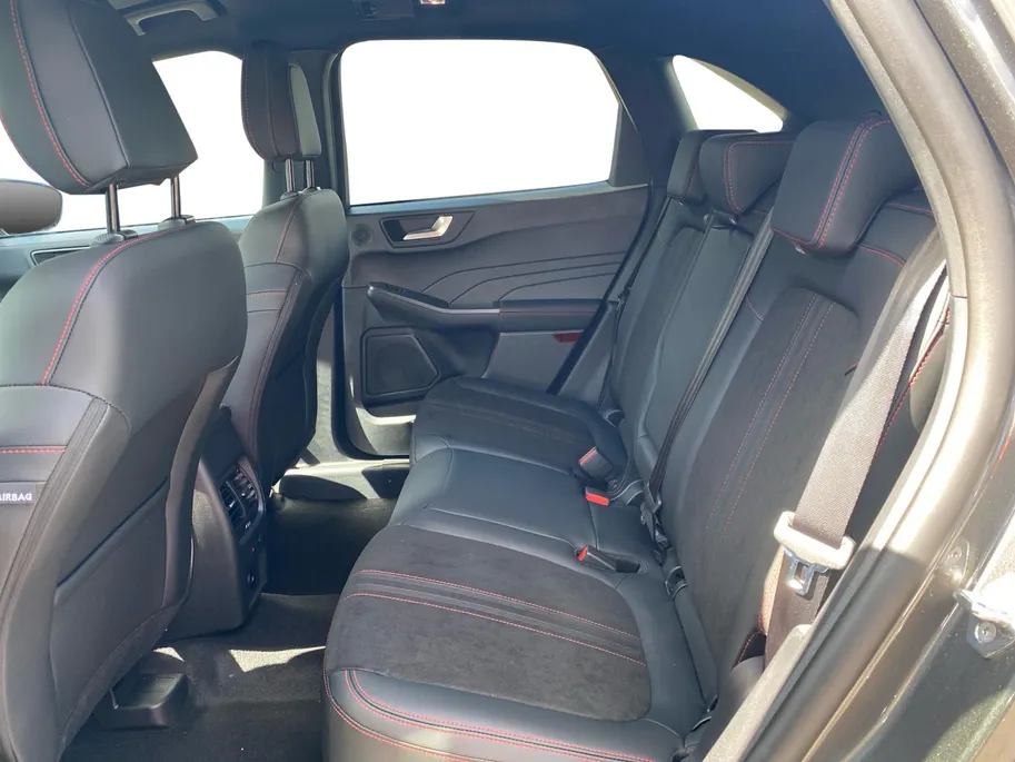 Ford Kuga 2.5 PHEV ST-Line X 243PK | El. Wegklapbare Trekhaak | Reservewiel | Uit voorraad | 4000,- Ready Set Ford Bonus | 0,99% rente icm Ford Options