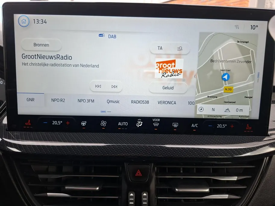 Ford Focus Wagon 1.0 EcoBoost Hybrid ST Line | NL-Auto | Dealeronderhouden | Winter Pack | Climate Control | Parkeersensoren | 17' Lichtmetaal | Apple Carplay&Android Auto | Led Koplampen |