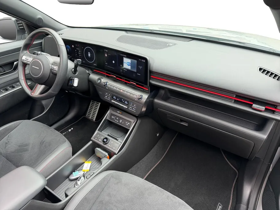 Hyundai Kona 1.6 GDI HEV N Line Sky | Schuif-/kantel dak | 360 camera | Apple Carplay/ Android Auto | Stoelverwarming voor & achter | Stoelventilatie |  Navigatie |