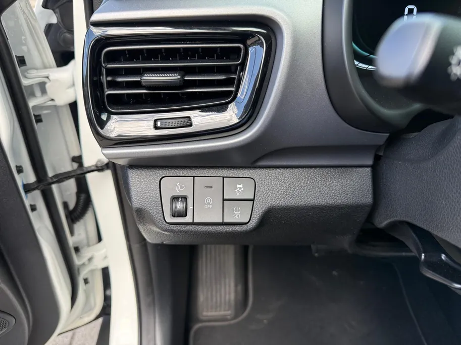 Kia Stonic 1.0 T-GDi MHEV DynamicLine Navigatie | Achteruitrijcamera | Lichtmetaal | Resterende fabrieksgarantie |