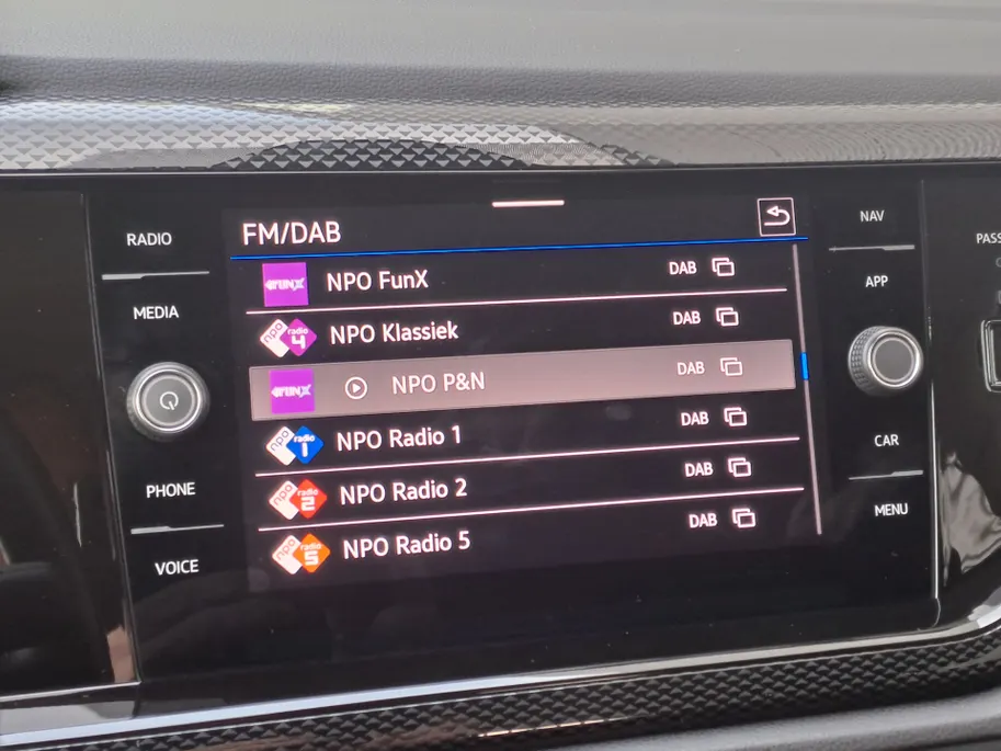 Volkswagen Taigo 1.0 TSI Life | Automaat | Apple Carplay/Android Auto | Navi  | Cruise control adaptief | Camera | Voorstoelen verwarmd