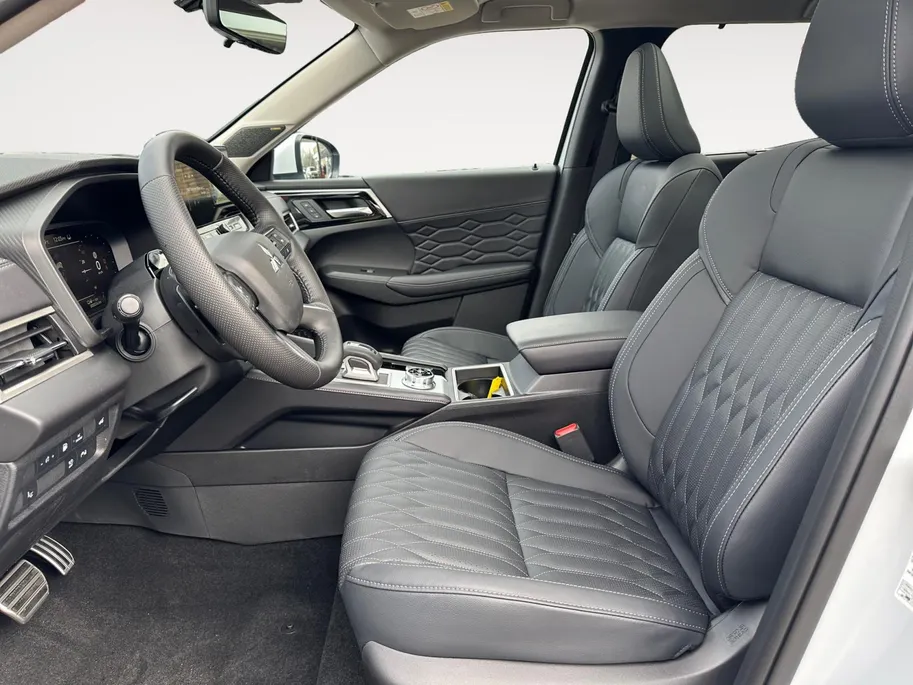 Mitsubishi Outlander 2.4 PHEV Instyle | 5.000 EURO KORTING | NU DIRECT LEVEBAAR |