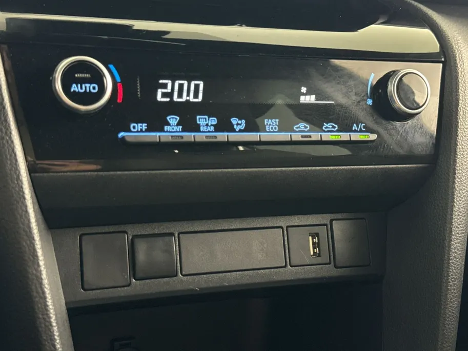 Toyota Yaris Cross 1.5 Hybrid Dynamic | Navigatie | 17'' L.M. Velgen | Adaptieve Cruise Control