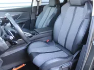 Peugeot 3008 1.6 e-THP Allure | Trekhaak | Navi | Elektr. achterklep | Camera | Apple Carplay/Android Auto | Cruise | 18' LM | All seasons |