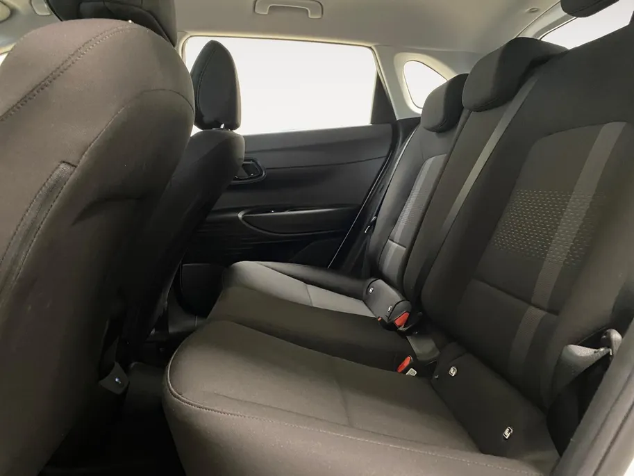 Hyundai i20 1.2 COMFORT | APPLE CARPLAY | CAMERA | 4 SEIZOENBANDEN | NL-AUTO |