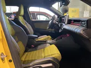 Renault 5 comfort range iconic cinq 52 kWh | NU met €1.800,- Zeeuw & Zeeuw voorraadkorting en met GRATIS 5 jaar fabrieksgarantie tot 160.000km | PACK SAFETY & ADVANCED DRIVING ASSIST | V2G ready | Auto van het Jaar 2025 | Te financieren tegen 2,9% rente |