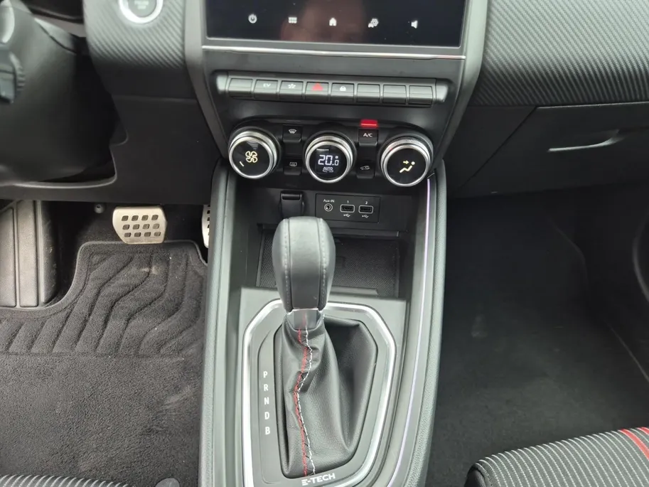 Renault Clio 1.6 E-Tech Hybrid 140 R.S. Line | Cruise Control | Climate Control | Navigatie | Camera | Sportstoelen | LM Velgen |