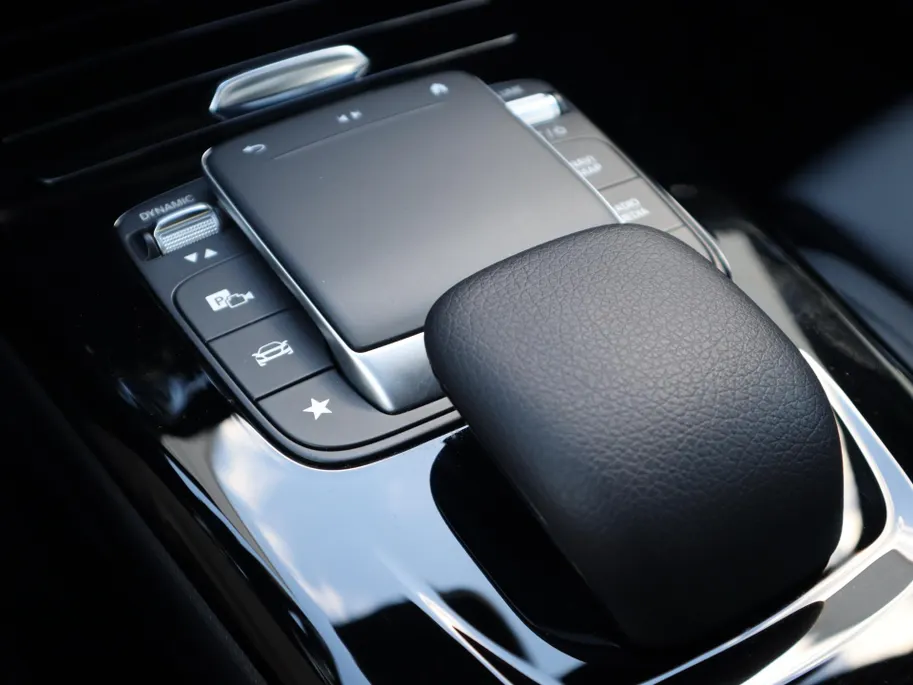 Mercedes-Benz A-Klasse 250 e Business Solution Luxury Limited l Panoramadak l Stoelverwarming l Ambiente lichtpakket