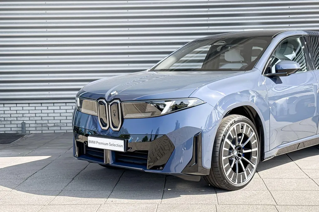 BMW iX3 50 xDrive 113 kWh