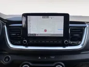 Kia Stonic 1.0 T-GDi MHEV DynamicPlusLine | Cruise Control | Climate Control | Navigatie | Camera | LM Velgen | Parkeersensoren |