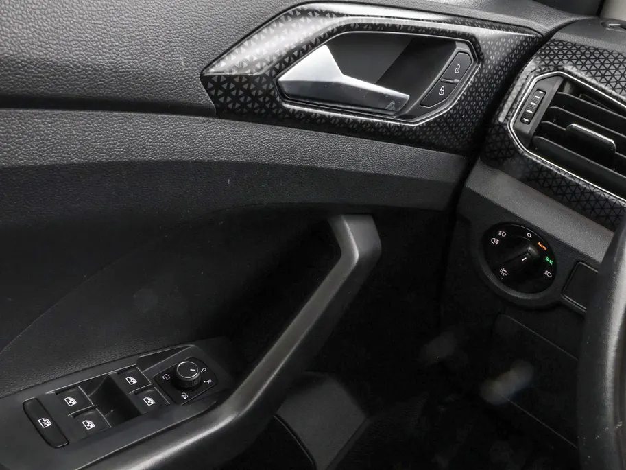 Volkswagen T-Cross 1.0 TSI 110pk DSG Style · Camera · Dodehoeksensor · Keyless · Stoelverwarming · ACC · 18'Velgen ·