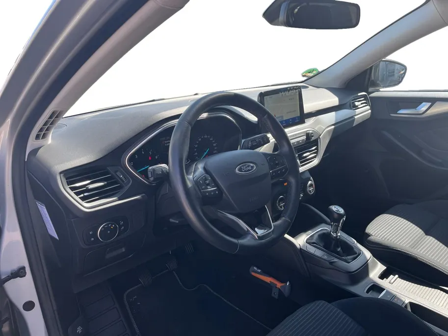 Ford Focus 1.0 EcoBoost Titanium Business | Dealer onderhouden | NL auto | Adapt. cruise control | Winter pack | Parkeersensoren voor en achter | Achteruitrijcamera | B&O audio | 17' lichtmetalen velgen | Bovag garantie |