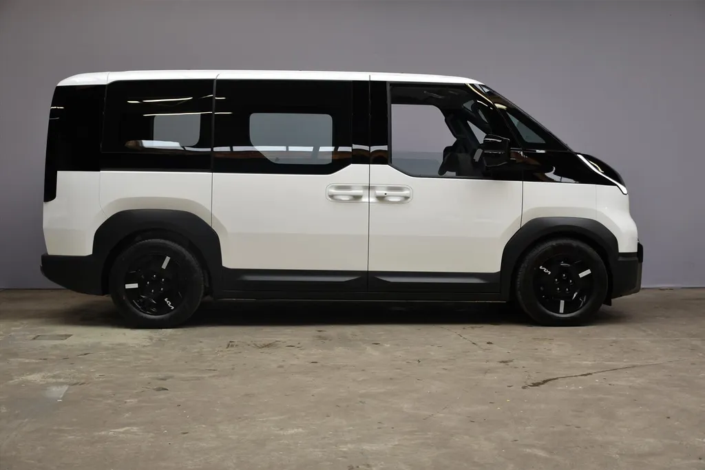 Kia PV5 Passenger 51.5 kWh Essential
