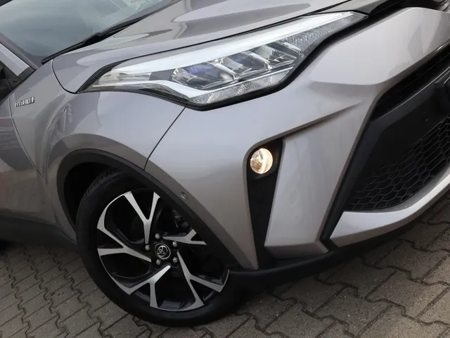 Toyota C-HR 2.0 Hybrid First Edition Trekhaak | Blindspot | Stuur en stoelverwarming