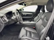 Volvo V90 2.0 T4 Momentum | LEDER | CAMERA | TREKHAAK | DEALER-ONDERHOUDEN | NL-AUTO |