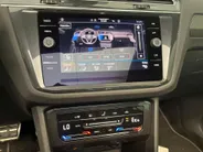 Volkswagen Tiguan 1.4 TSI 245pk DSG eHybrid R-Line Business+ · Panoramadak · Camera · IQ.Light · Apple/Android Car Play · Navigatie · 19'' Inch ·