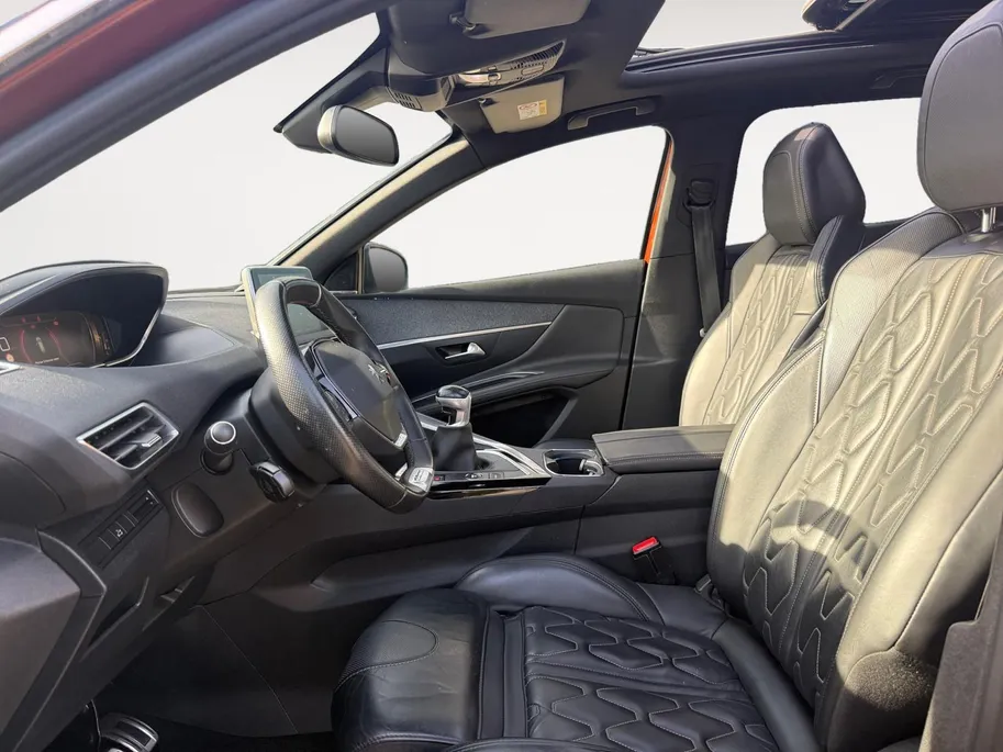 Peugeot 3008 1.2 PureTech GT Line | Trekhaak afneembaar | Navigatie | Stoelverwarming | 360 graden | Cruise Control | Android Auto/Apple Carplay | 12 maanden garantie!