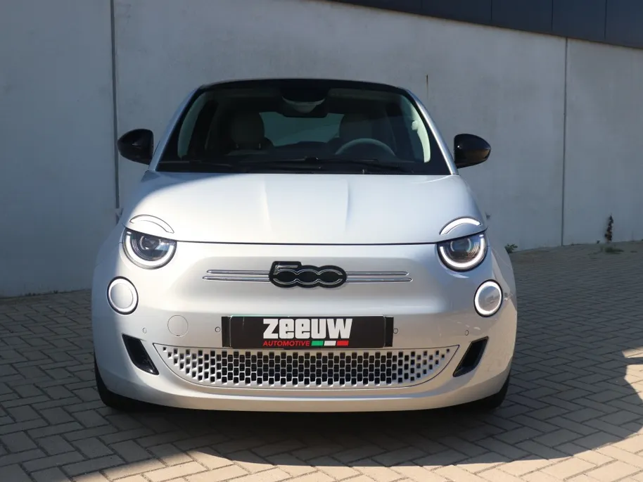 Fiat 500e La Prima 42 kWh | Pano | JBL | Camera | Winter | 17'