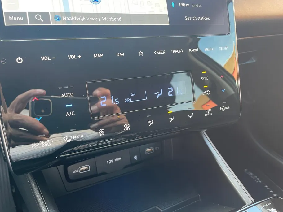 Hyundai Tucson 1.6 T-GDI PHEV Comfort Smart 4WD 1ste eigenaar | Navigatie| Climate control| Adaptieve cruise control| Stoel/stuurverwarming| Elektrische achterklep |Trekhaak|