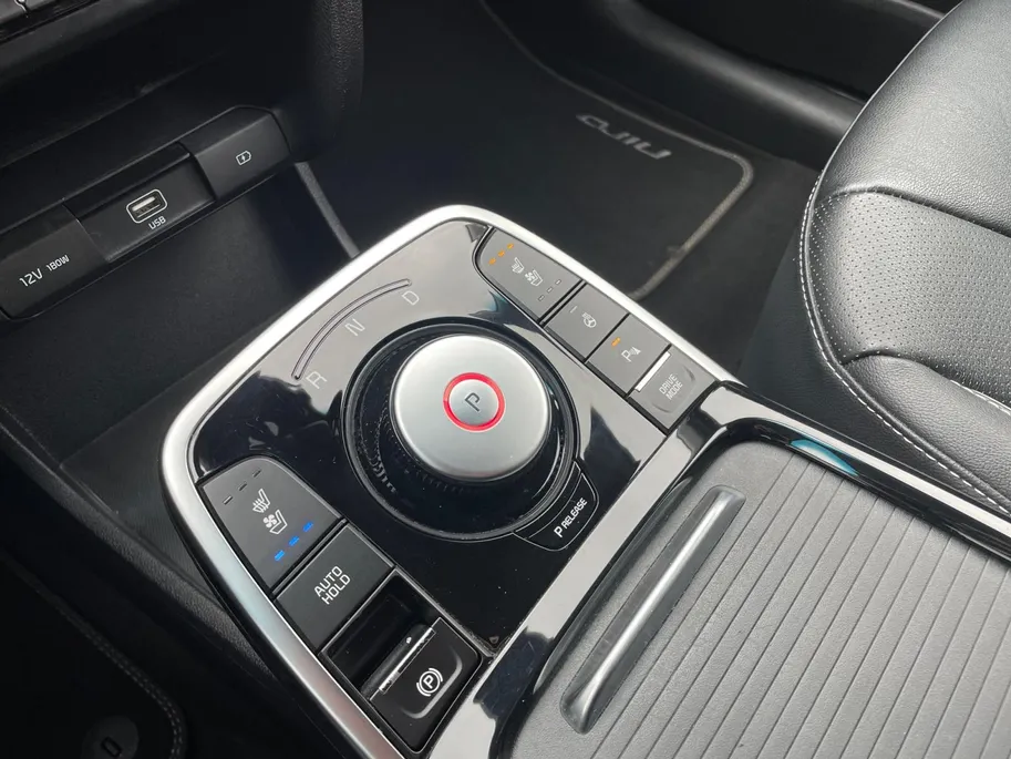 Kia e-Niro ExecutiveLine 64 kWh | SOH 100% | Warmtepomp | Navigatie | Adaptive cruise control | Climate control | Apple Carplay & Android Auto | Achteruitrijcamera | Stoel- stuurverwarming |