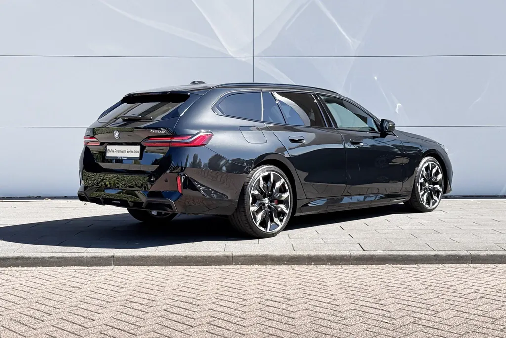 BMW 5 Serie Touring 550e xDrive
