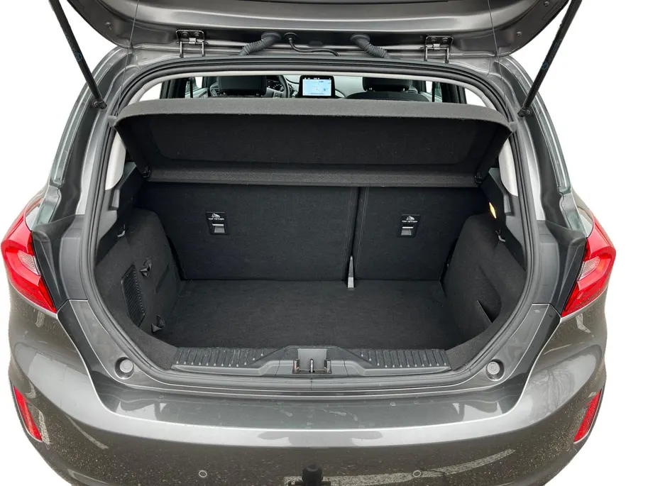 Ford Fiesta 1.0 EcoBoost Titanium Automaat | NL auto | Dealer onderhouden | Trekhaak | Winter Pack | Parkeersensoren voor en achter | Achteruitrijcamera | Cruise control | Apple carplay & Android auto | 16' lichtmetalen velgen | Bovag garantie |