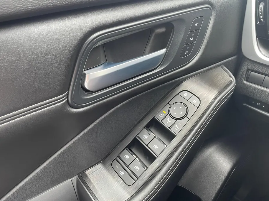 Nissan X-Trail Tekna | Navigatie | Schuif-/ Kanteldak | Stoelverwarming voor & achter | 360 camera | Apple Carplay/ Android Auto | Geheugenfunctie voorstoelen | Elektrische Kofferbak |