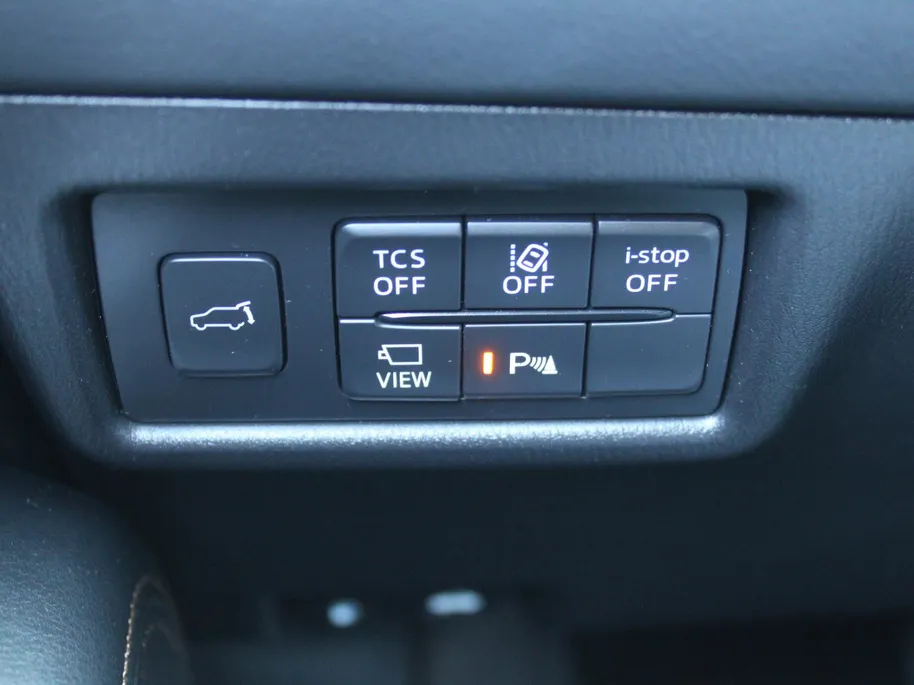 Mazda CX-5 2.0 SkyActiv-G 165 Skylease Luxury | Trekhaak | 360 Camera | Leer | Stuur-/stoelverwarming | HUD | Bose | Elek. stoelverstelling | 19' LM | All seasons |