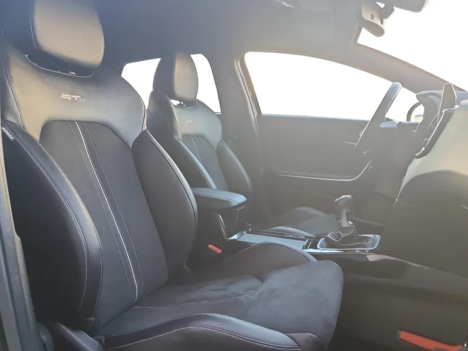 Kia ProCeed 1.5 T-GDi GT-Line | Stoel en stuurverwarming | Navigatie | Elektrische achterklep | Camera | Climate control | Apple Carplay / Android Auto |