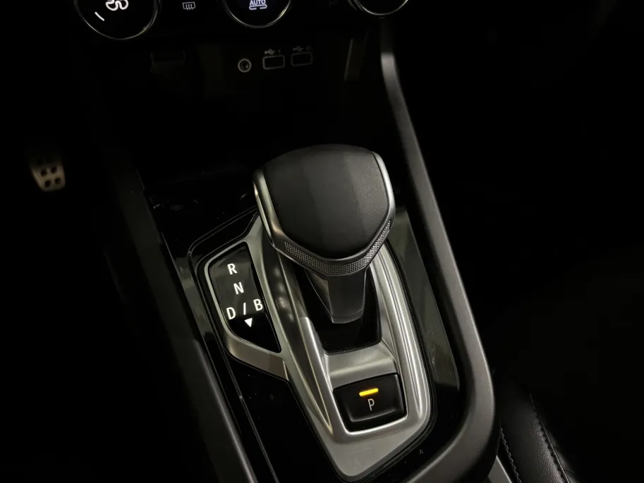 Renault Arkana 145PK E-Tech Hybrid Esprit Alpine Automaat Automaat | Camera | Adaptive Cruise Control | Elektrisch Verstelbare Stoelen | Navi | Climate Control | Stoelverwarming | Stuurwielverwarming | Apple CarPlay/Android Auto
