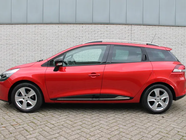 Renault Clio Estate 0.9 TCe Expression | airconditioning | navigatie | lichtmetalen velgen | trekhaak