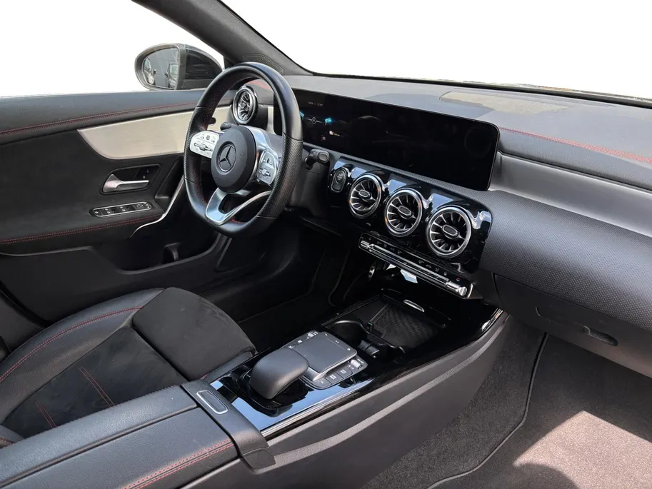 Mercedes-Benz CLA 250 e AMG Line | Adapt. Cruise Control | Rondomzicht camera | Apple Carplay/Android Auto | 18' inch velgen |